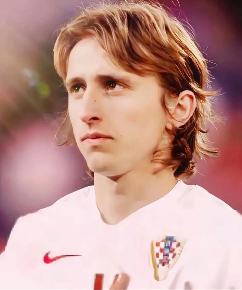 斯诺克排名：赵心童第9丁俊晖第12 常冰玉升至第62