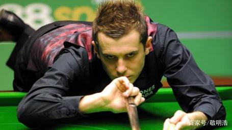 的年轻中场 的年轻中场